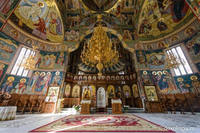 Biserica nouă a Mănăstirii Sihăstria Putnei va fi sfințită duminică, 27 august