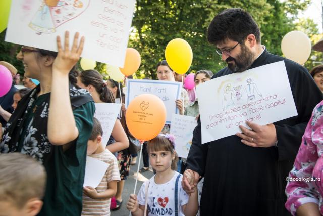 preot la marșul pentru viață
