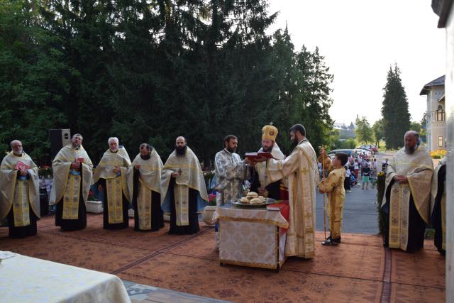 Sărbătorile Sfinţilor Nemţeni: Priveghere arhierească în cinstea Sfântului Ioan Iacob de la Neamţ