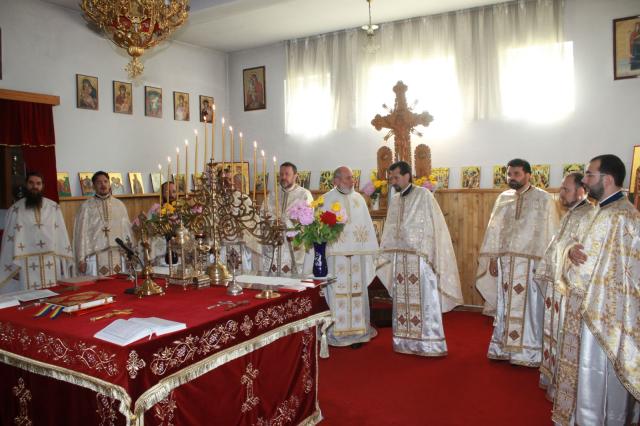 Revedere de 10 ani pentru foştii elevi ai Seminarului Teologic „Sfinţii Împăraţi Constantin şi Elena“ din Piatra Neamţ