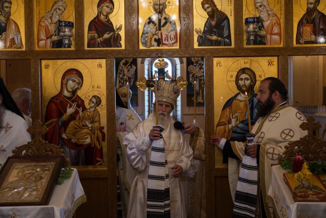 Sfinţirea Schitului „Sfântul Proroc Ilie” - Salaş, oficiată de doi ierarhi