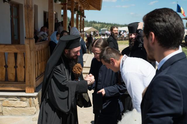 Sfinţirea Schitului „Sfântul Proroc Ilie” - Salaş, oficiată de doi ierarhi