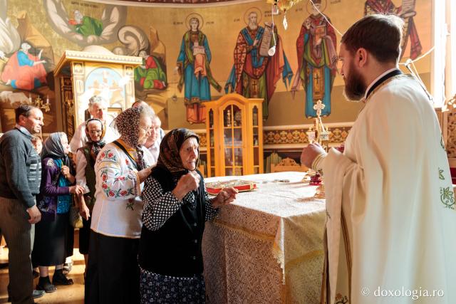 Biserica „Sfânta Treime” din Luncași, jud. Neamț, a fost sfințită