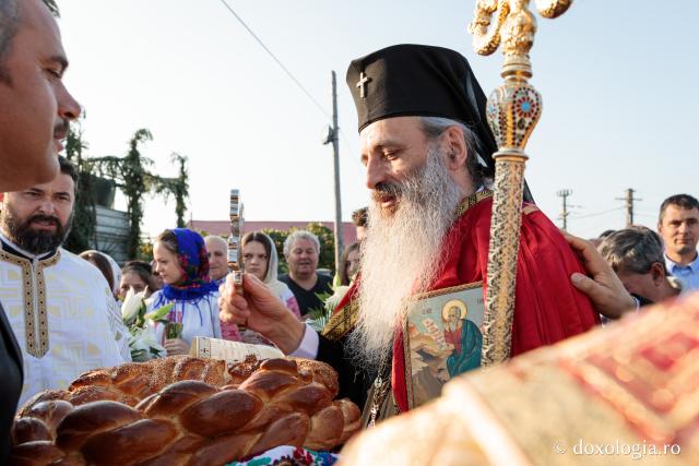 Biserica „Sfânta Treime” din Luncași, jud. Neamț, a fost sfințită