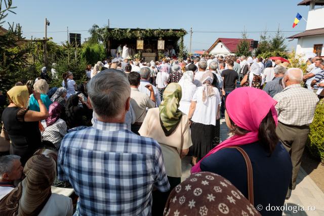 Biserica „Sfânta Treime” din Luncași, jud. Neamț, a fost sfințită