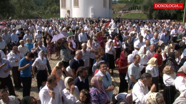 (Video) Șapte ierarhi la sfințirea bisericii mănăstirii Sihastria Putnei