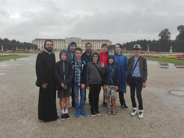 Excursie pentru copiii merituoşi de la Biserica „Sfântul Dumitru“