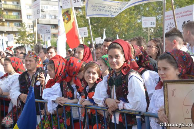 15 ierarhi și peste 6.000 de tineri, la slujba Sfintei Liturghii solemne din cadrul ITO 2017