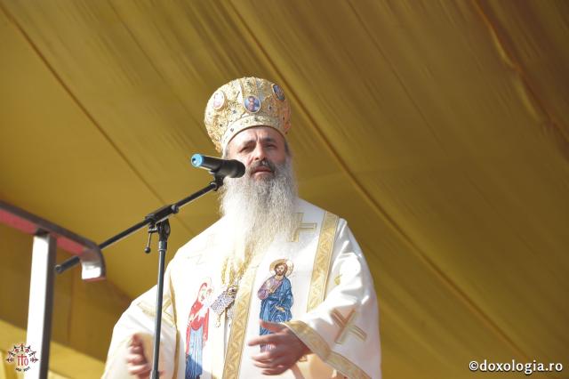 15 ierarhi și peste 6.000 de tineri, la slujba Sfintei Liturghii solemne din cadrul ITO 2017