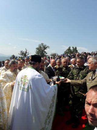 Rugăciune şi omagiu eroilor români pe colinele Cireşoaiei