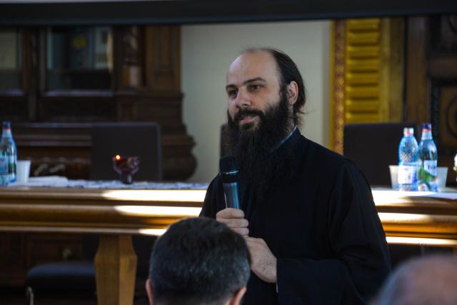 Profesorii de Religie, îndemnați la Iași „să refuze cu orice chip comoditatea plafonării”