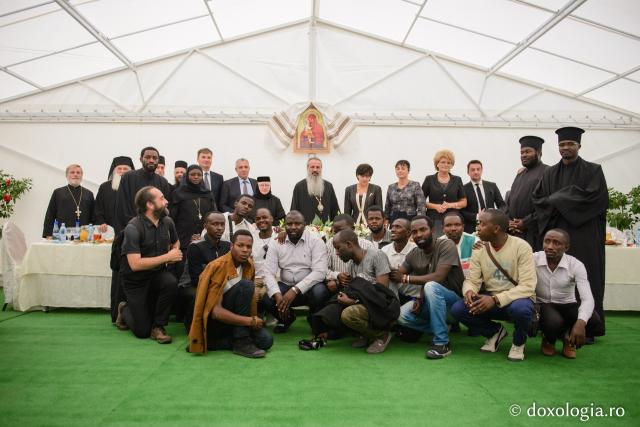 (Foto) Tineri din Patriarhia Alexandriei și a întregii Africi, în vizită la mănăstirile din Arhiepiscopia Iaşilor
