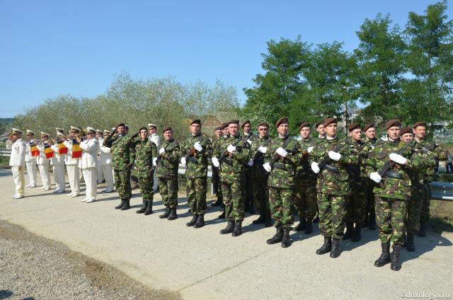 IPS Pimen a sfinţit un monument dedicat eroului Ioan Grosaru