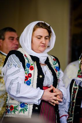 Înnoire şi sfinţire în Parohia Costişa II