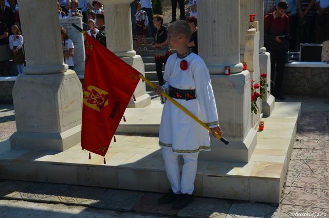 IPS Pimen a sfinţit un monument dedicat eroului Ioan Grosaru