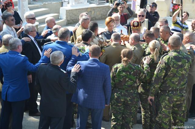 IPS Pimen a sfinţit un monument dedicat eroului Ioan Grosaru