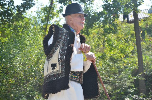 IPS Pimen a sfinţit un monument dedicat eroului Ioan Grosaru