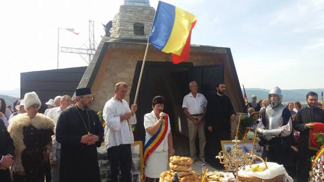 Festival tradiţional la Monumentul Eroilor de la Nemţişor