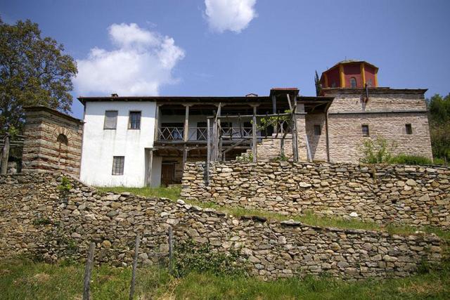 Locul unde a avut loc arătarea minunată a Maicii Domnului este cunoscut până astăzi sub numele de Herovo