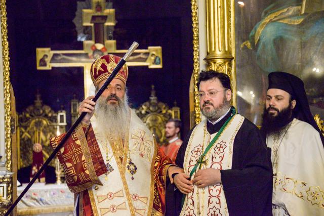 IPS Mitropolit Teofan: „Viața creștinului este o cruce prin urmarea lui Hristos și prin lepădare de sine”