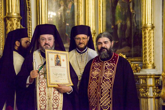 IPS Mitropolit Teofan: „Viața creștinului este o cruce prin urmarea lui Hristos și prin lepădare de sine”