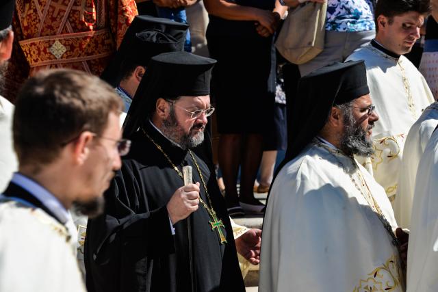 IPS Mitropolit Teofan: „Viața creștinului este o cruce prin urmarea lui Hristos și prin lepădare de sine”