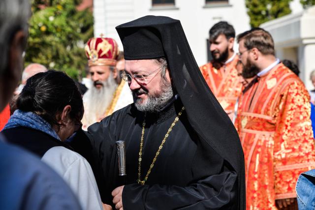 IPS Mitropolit Teofan: „Viața creștinului este o cruce prin urmarea lui Hristos și prin lepădare de sine”