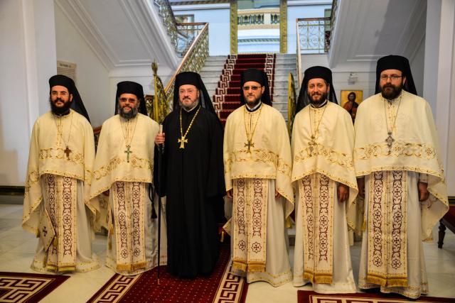 IPS Mitropolit Teofan: „Viața creștinului este o cruce prin urmarea lui Hristos și prin lepădare de sine”