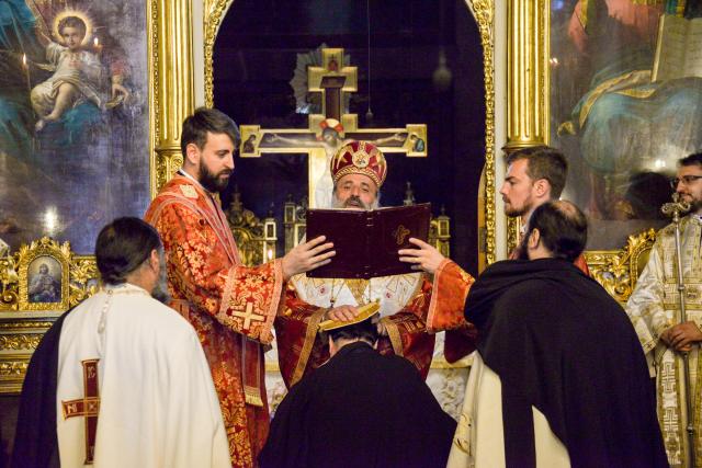 IPS Mitropolit Teofan: „Viața creștinului este o cruce prin urmarea lui Hristos și prin lepădare de sine”