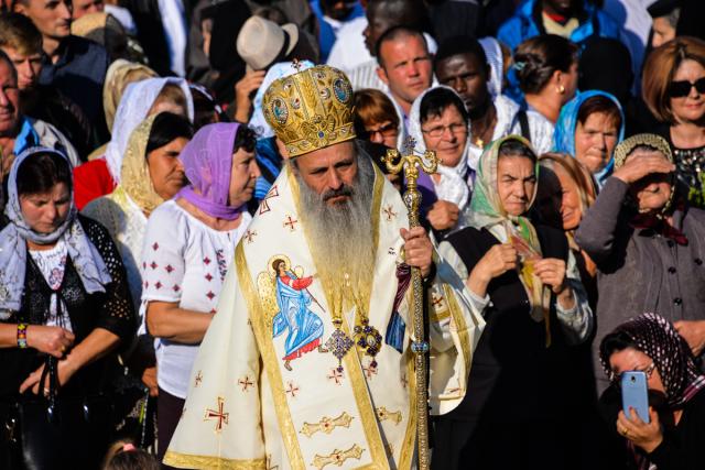 Hram la Vorona: „Să avem putere a privi chipul cel minunat al Preasfintei Născătoare de Dumnezeu”
