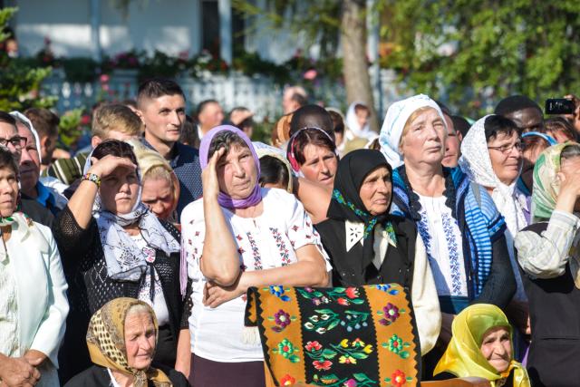 Hram la Vorona: „Să avem putere a privi chipul cel minunat al Preasfintei Născătoare de Dumnezeu”