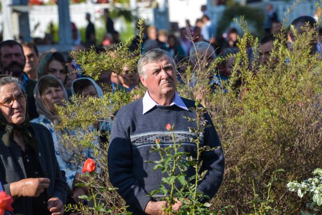 Hram la Vorona: „Să avem putere a privi chipul cel minunat al Preasfintei Născătoare de Dumnezeu”