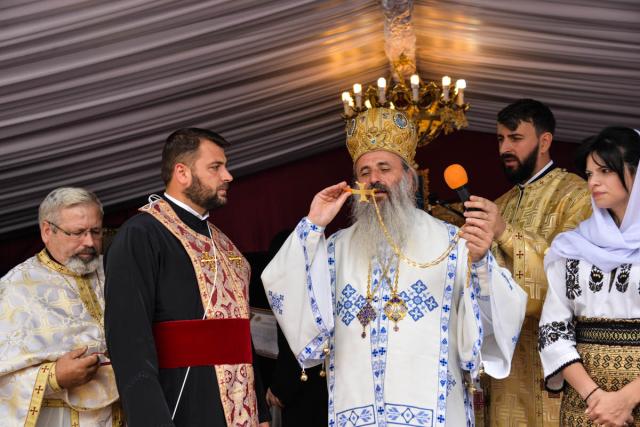 IPS Mitropolit Teofan: „O viață adevărată înseamnă o viață în care omul are mărturie din Scripturi pentru tot ceea ce face”