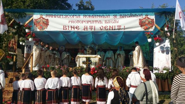 Biserica din satul Oprişeşti a fost resfinţită