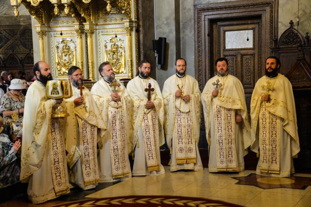 IPS Mitropolit Teofan: „Viața creștinului este o cruce prin urmarea lui Hristos și prin lepădare de sine”