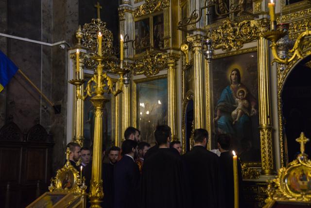 IPS Mitropolit Teofan: „Viața creștinului este o cruce prin urmarea lui Hristos și prin lepădare de sine”