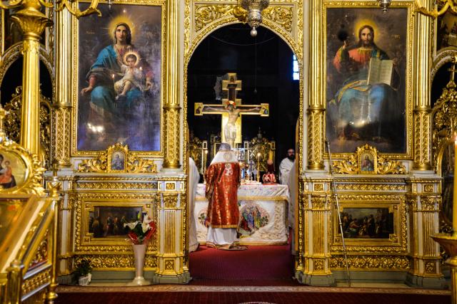IPS Mitropolit Teofan: „Viața creștinului este o cruce prin urmarea lui Hristos și prin lepădare de sine”