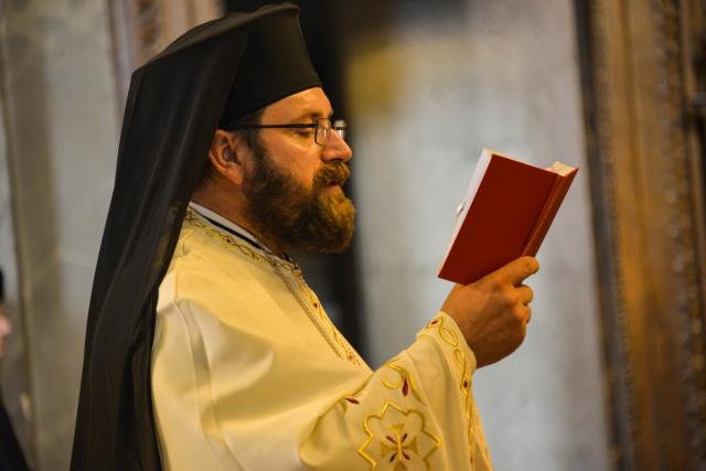 IPS Mitropolit Teofan: „Viața creștinului este o cruce prin urmarea lui Hristos și prin lepădare de sine”