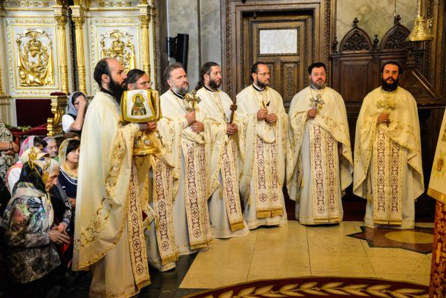 IPS Mitropolit Teofan: „Viața creștinului este o cruce prin urmarea lui Hristos și prin lepădare de sine”