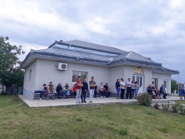 Sfințire de altar de vară și de casă socială în Parohia Buznea