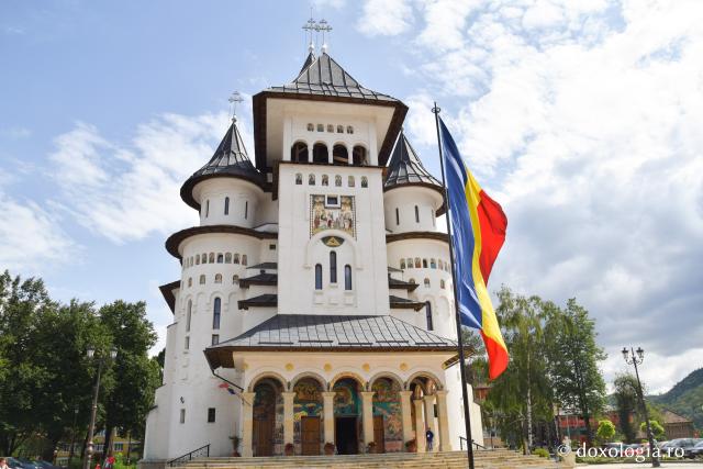 Catedrala „Nașterea Maicii Domnului” din Gura Humorului