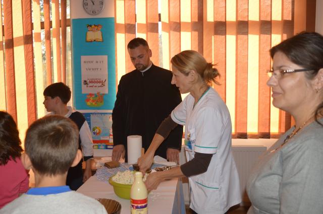 Campanie a Fundaţiei Medicale „Providenţa“: Creştem sănătoşi în Ziua Alimentaţiei!