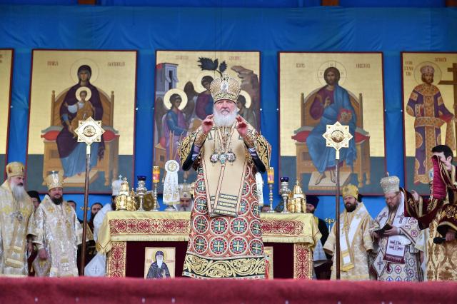 Părintele Patriarh Kirill: „Tinerii să fie credincioși, în pofida tuturor ispitelor, a încercărilor cu care se confruntă astăzi!”