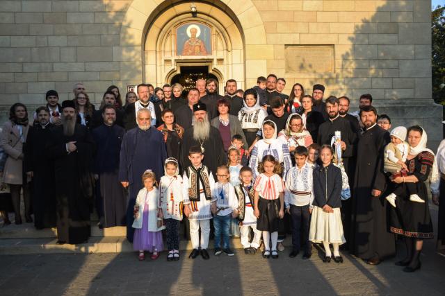 Slujba de încreştinare a pruncului Simon Petru Cîrlescu, oficiată de IPS Mitropolit Teofan