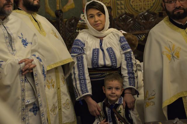Slujba de încreştinare a pruncului Simon Petru Cîrlescu, oficiată de IPS Mitropolit Teofan