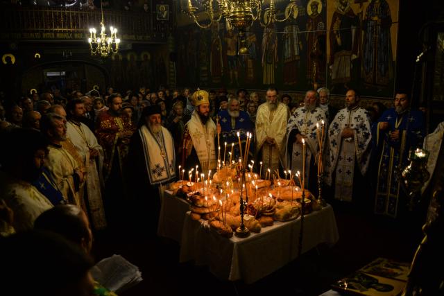 Ziua închinată Ocrotitoarei Moldovei, sărbătorită la biserica ei din Păcurarii Iaşului