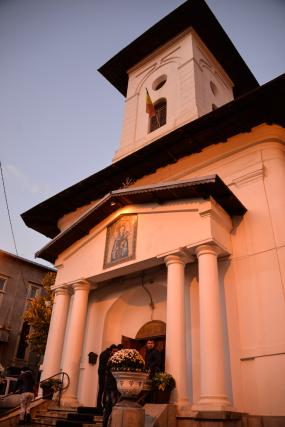 Ziua închinată Ocrotitoarei Moldovei, sărbătorită la biserica ei din Păcurarii Iaşului