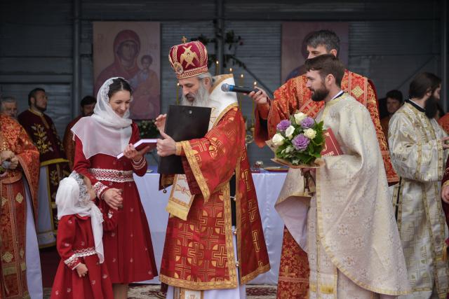 Hram la Mănăstirea Stavnic: „Singură credința în Hristos Domnul te așază statornic pe cale”