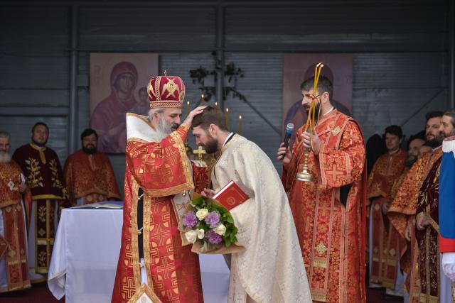 Hram la Mănăstirea Stavnic: „Singură credința în Hristos Domnul te așază statornic pe cale”