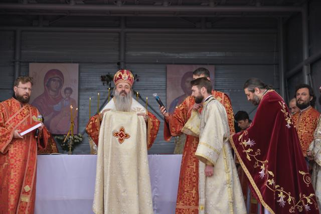 Hram la Mănăstirea Stavnic: „Singură credința în Hristos Domnul te așază statornic pe cale”